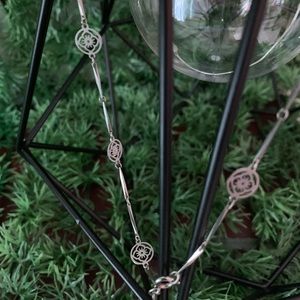 Dainty floral necklace